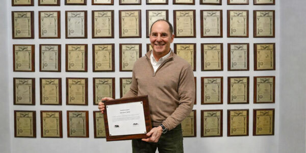 Siemon's John Siemon Receives TIA Lifetime Achievement Award for Decades of Industry Leadership - Feature
