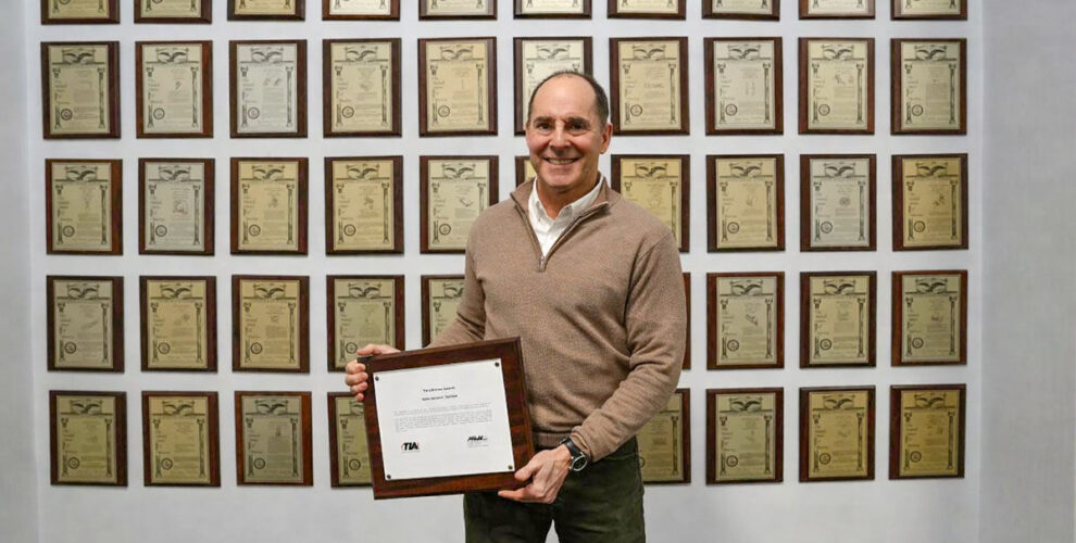 Siemon's John Siemon Receives TIA Lifetime Achievement Award for Decades of Industry Leadership - Feature